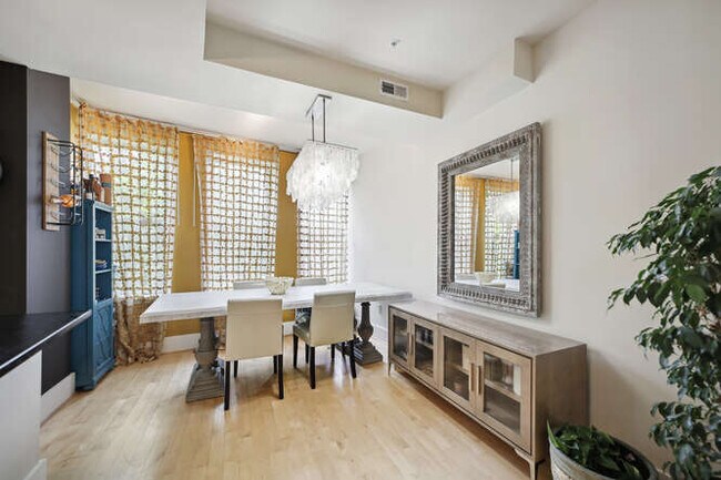 Comedor - 2914 11th St NW