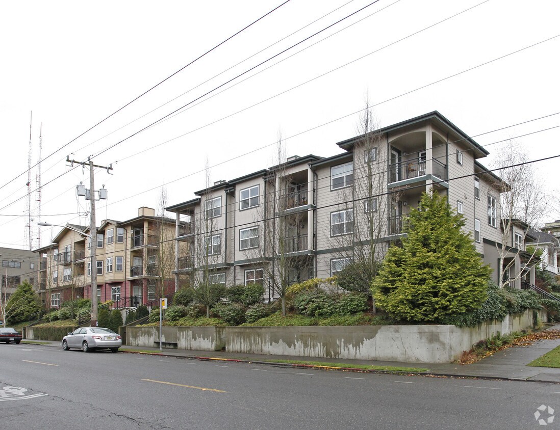 Garden Court Apartments - Orliss Apartment (Garden Court)