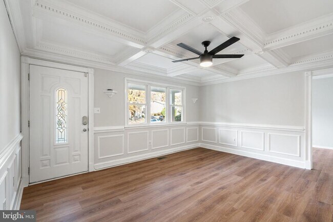 Foto del edificio - 4421 Kenwood Dr