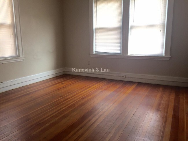 Foto del edificio - 28 Trident Ave