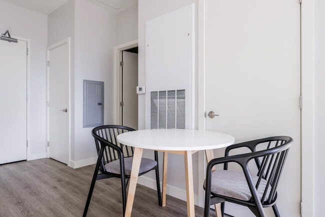 Building Photo - 485 Foley St