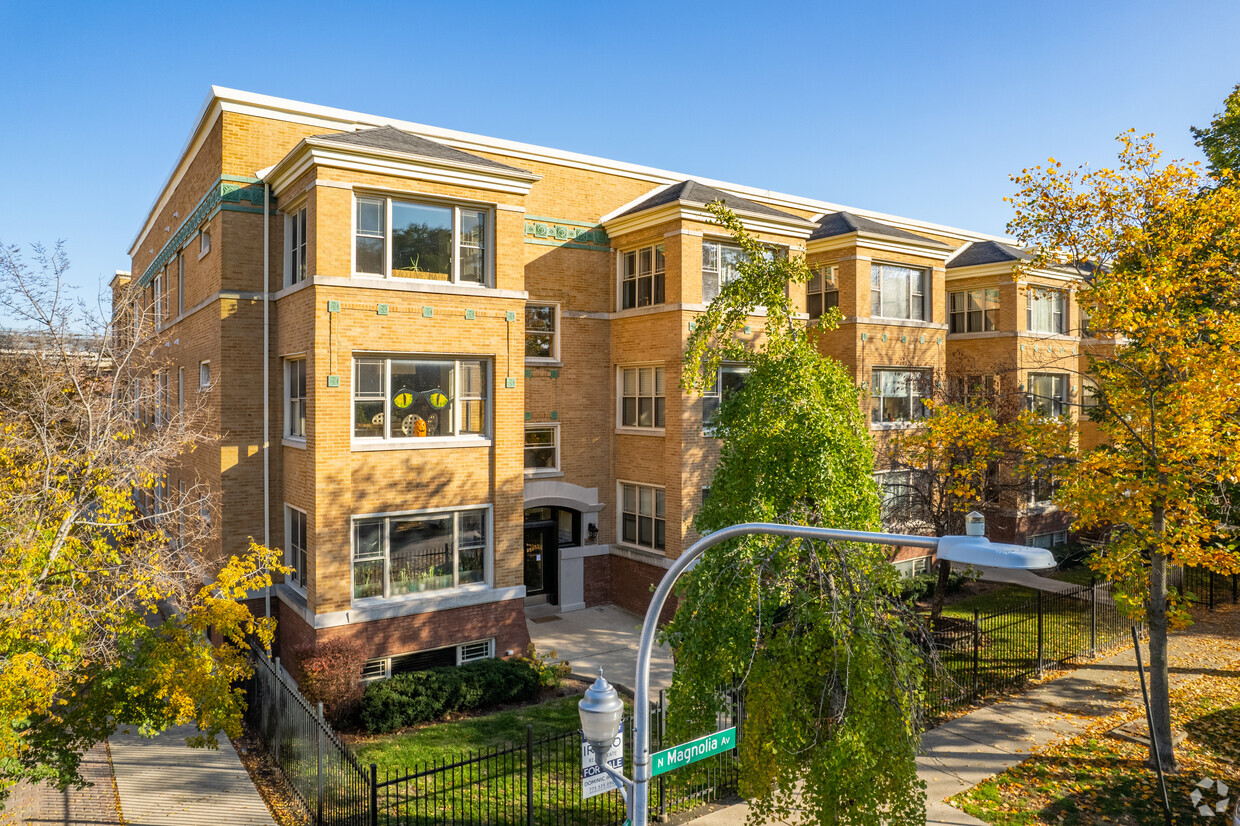 Foto principal - 4445-4457 N Magnolia Ave