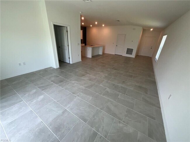 Foto del edificio - 3850 Treasure Oak Wy