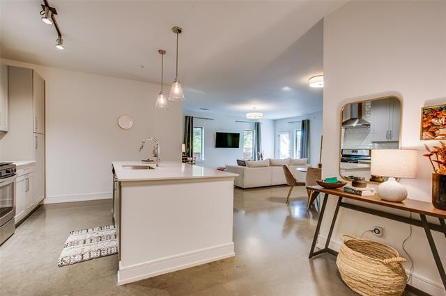 Foto del edificio - 5718 McCommas Blvd