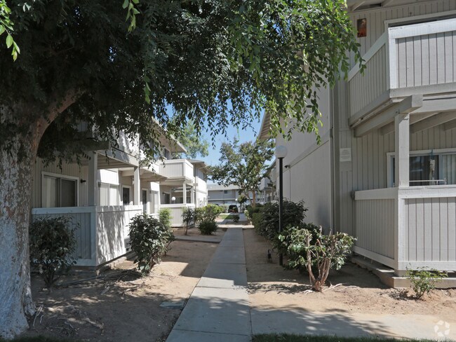 Alamos Gardens Apartments Clovis Ca Apartments Com