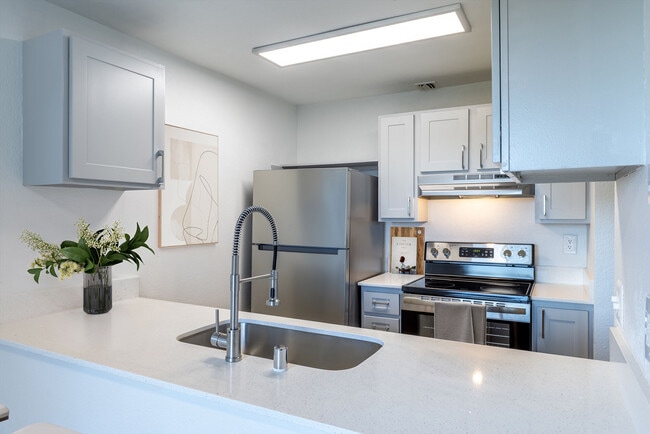 Building Photo - Lodge at Madrona Ridge