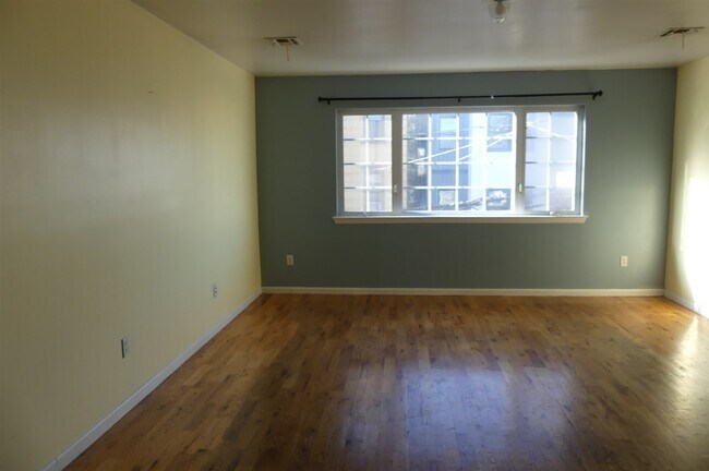 Foto del edificio - 332 Randolph Ave