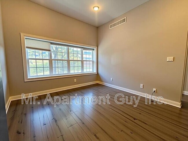 Photo du bâtiment - 16 Wellington St S