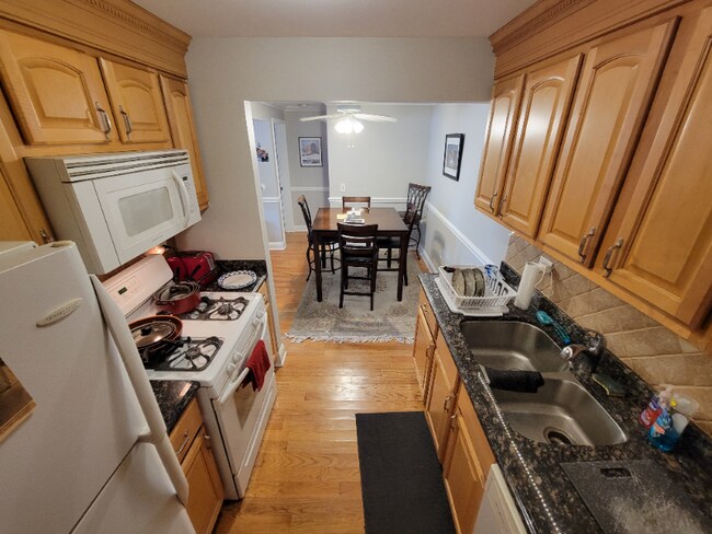 Building Photo - 4934 N Leonard Dr