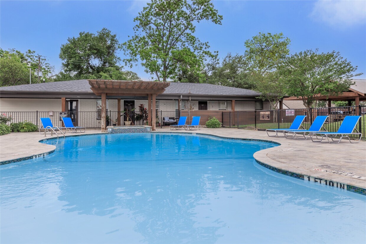 Foto principal - 1515 Campbell Rd