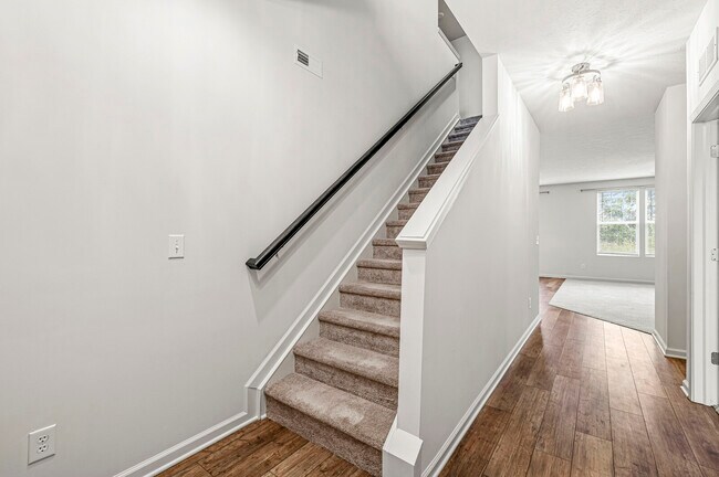 Building Photo - 6599 Seabiscuit Rd