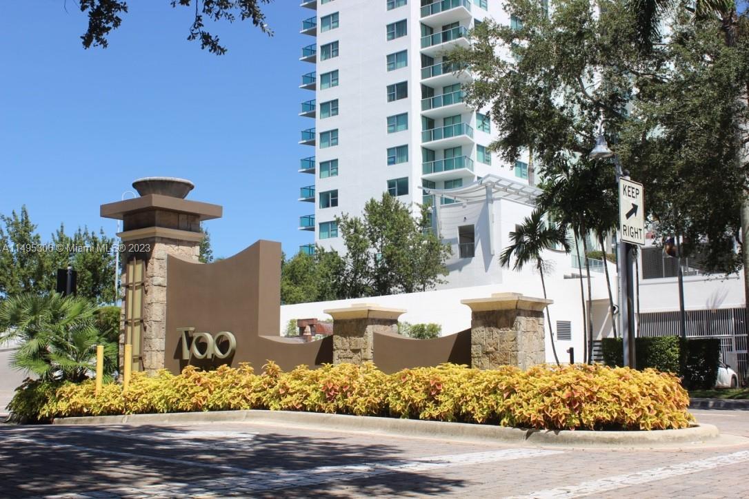 Primary Photo - 2641 N Flamingo Rd