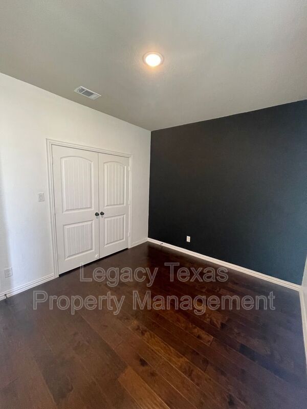 Foto del edificio - 6355 Rustic Edge St
