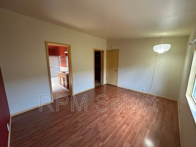 Foto del edificio - 554 Sanford Ave