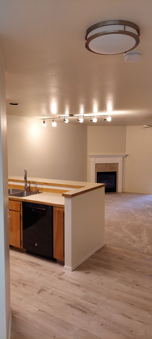 1950 NE Derek Dr, Bend, OR 97701 Townhome Rentals in Bend OR