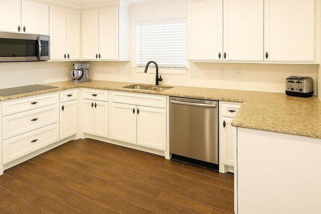 Building Photo - 10507 Cypresswood Dr