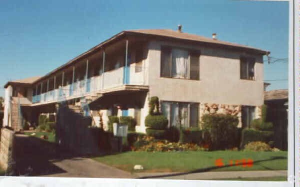 Foto principal - 14827 Chadron Ave