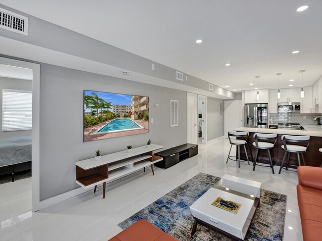 Building Photo - 200 S Birch Rd