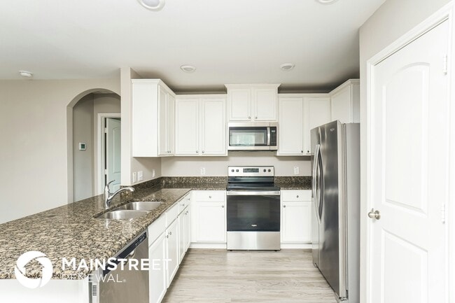 Foto del edificio - 28041 Irving Dr