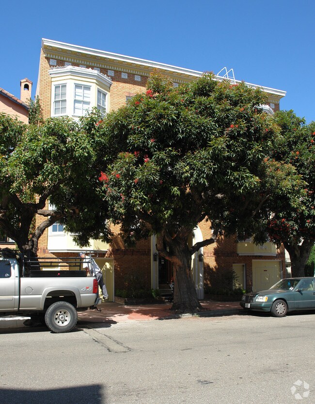 Building Photo - 3235 Gough St