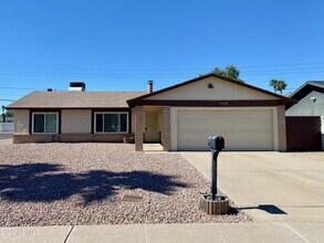 Building Photo - 12728 N 40th Pl