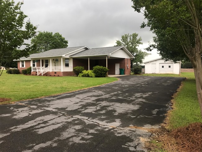 Building Photo - 45 County Rd 26