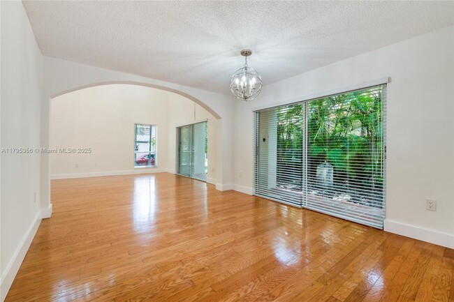 Foto del edificio - 6702 Magnolia Ct