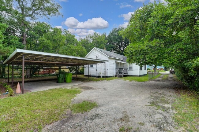 Building Photo - Charming 3-Bed Home in Olympia – Steps fro...