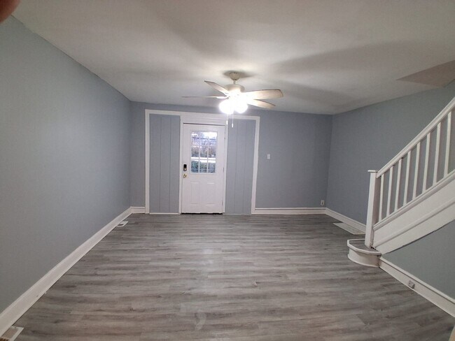 Foto del edificio - 3 BED 1 BATH HOME FOR RENT