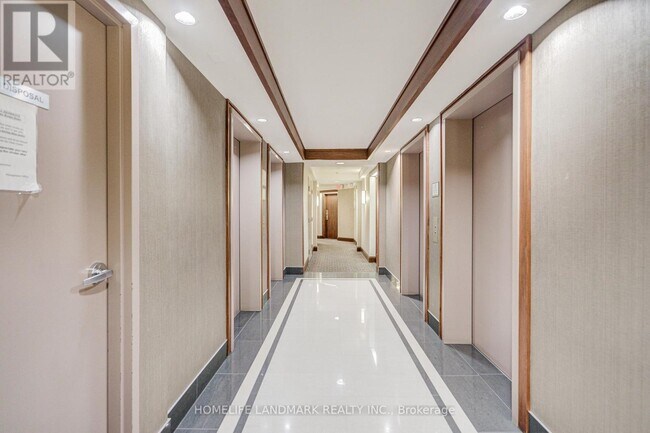 Photo du bâtiment - 5-15 Northtown Way