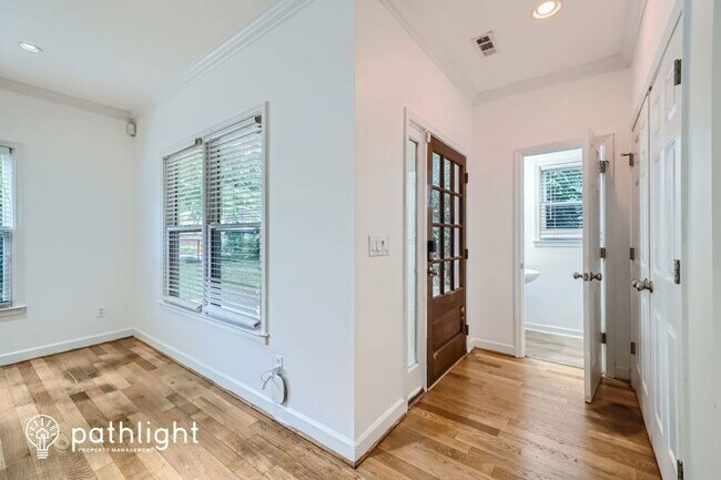 Foto del edificio - 1363 Meridian St SE