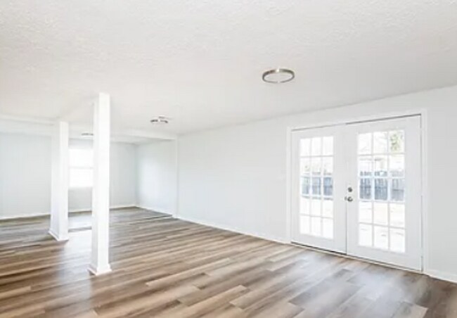 Foto del edificio - Huge Renovated Home in Rolling Hills!