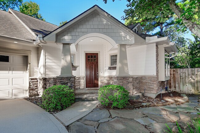 Building Photo - 118 Douvaine Ct