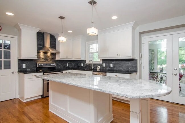 Building Photo - Fantastic Cottonwood 3BR Rental