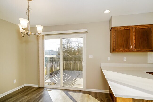 Foto del edificio - 5349 Tracey Jo Rd