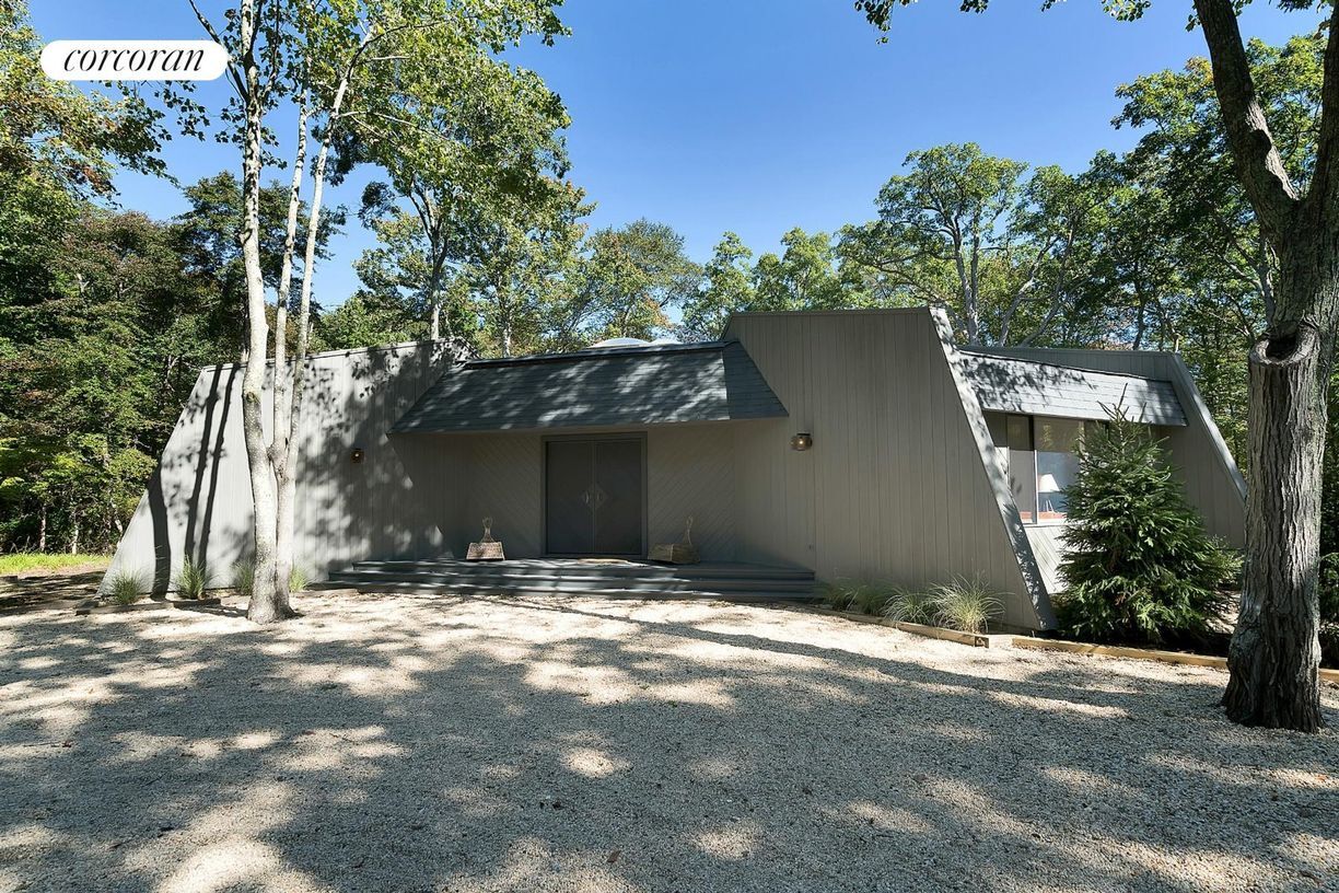 Primary Photo - 27 Brander Pkwy