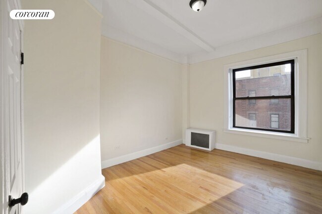 Building Photo - 57 W 75th St