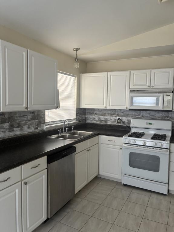 Building Photo - 104 Mockingbird Ln
