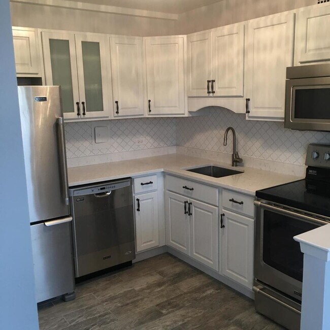 Foto del edificio - 6161 N Hoyne Ave