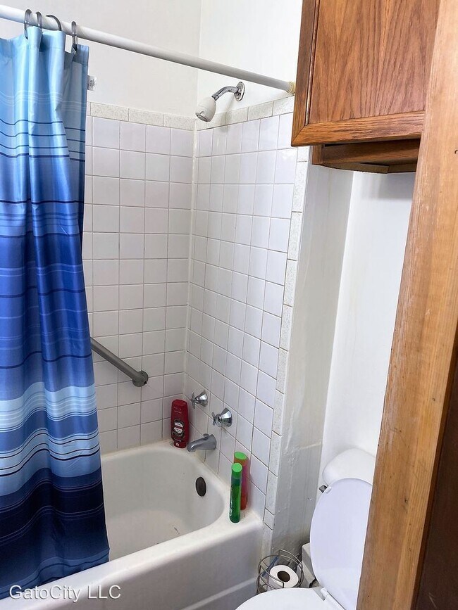 Building Photo - 1653 S 77th St