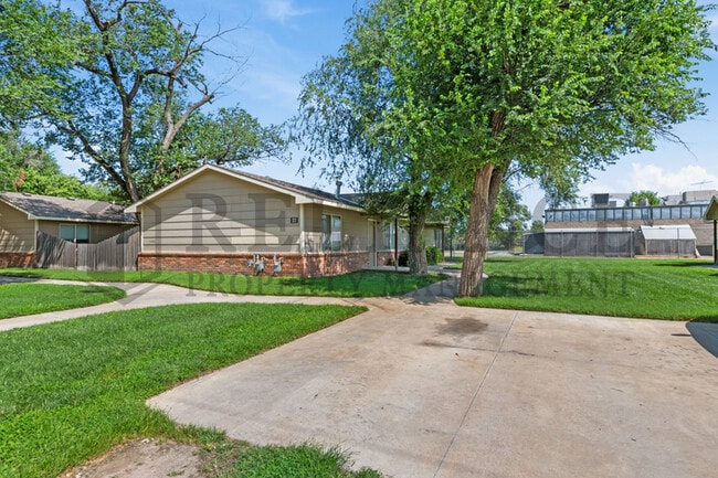 Building Photo - 4240 Newell St