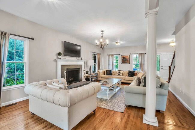 Foto del edificio - 1025 Peconic Bay Blvd