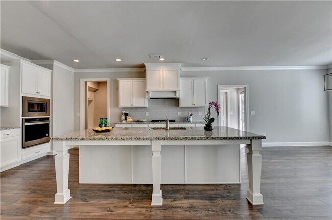 Foto del edificio - 840 Champagne Ln