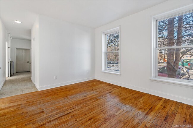 Foto del edificio - 94 Winnikee Ave