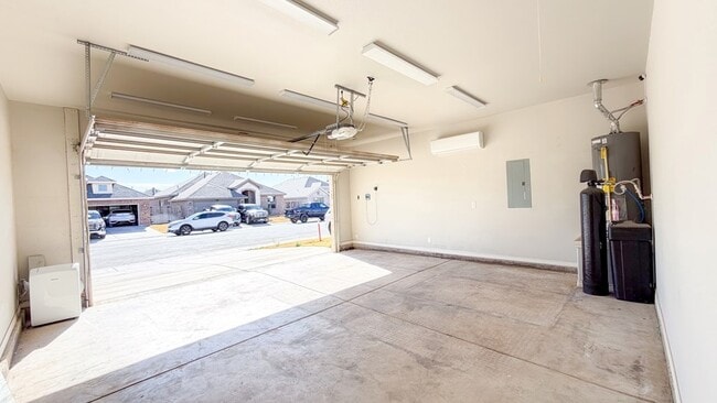 Foto del edificio - 1617 Twin Oaks Cir