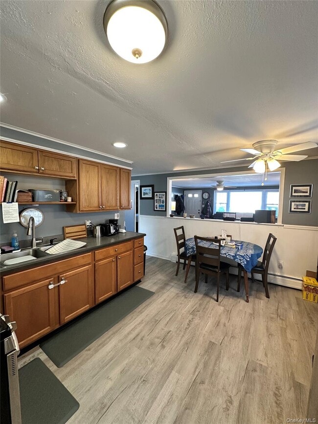 Building Photo - 35 Glenmere Rd