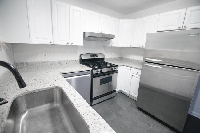 Foto del edificio - 4322 Glenwood Pkwy