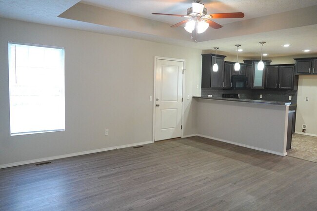 Foto del edificio - 3 Bedroom Home in a Neighborhood with Amenities
