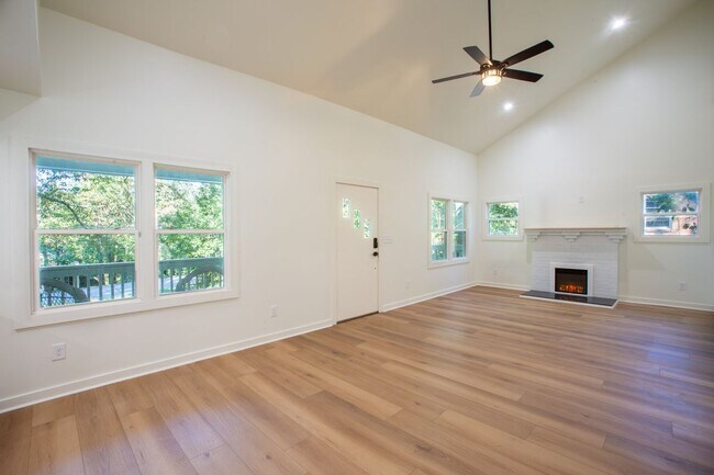 Foto del edificio - 1342 Carter Rd