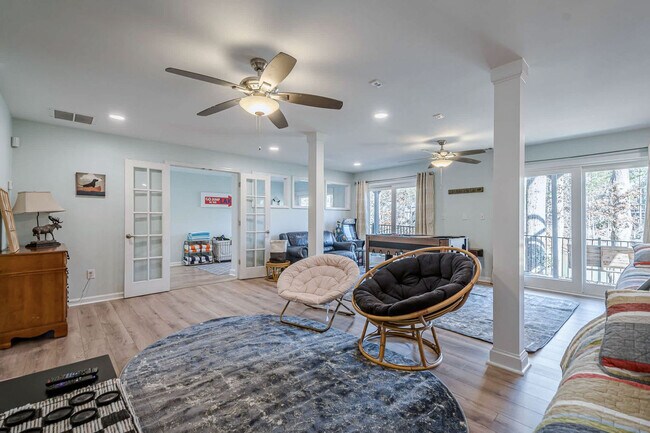 Foto del edificio - 117 Lakeview Cir